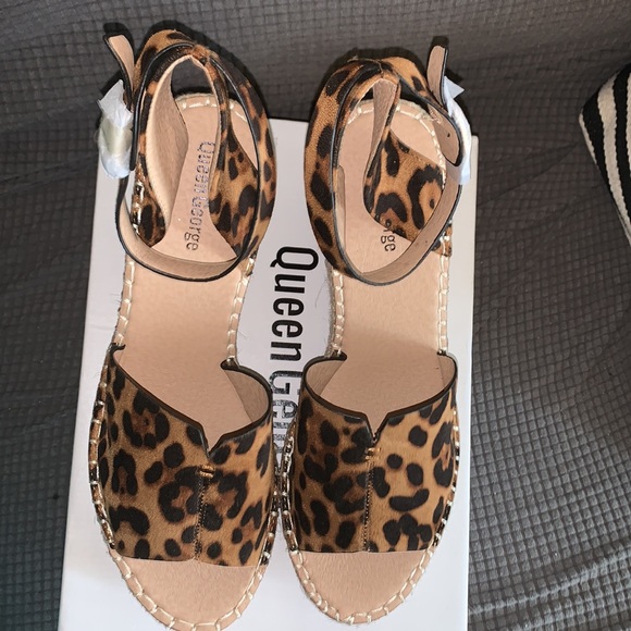 Queen George Size 10, Leopard espadrille wedges - Picture 5 of 6